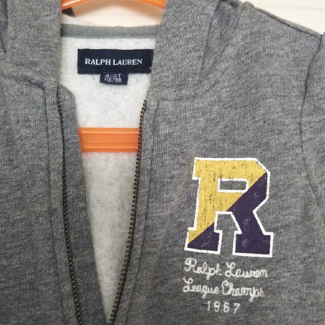 Ralph Lauren(ラルフローレン)のラルフローレン  グレーパーカー  4T 裏起毛   110   美品 キッズ/ベビー/マタニティのキッズ服男の子用(90cm~)(ジャケット/上着)の商品写真