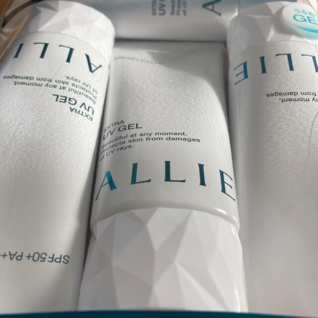 ALLIE(アリィー)のアリィー　ALLIE EXTRA UV GEL 90g×4 コスメ/美容のボディケア(日焼け止め/サンオイル)の商品写真