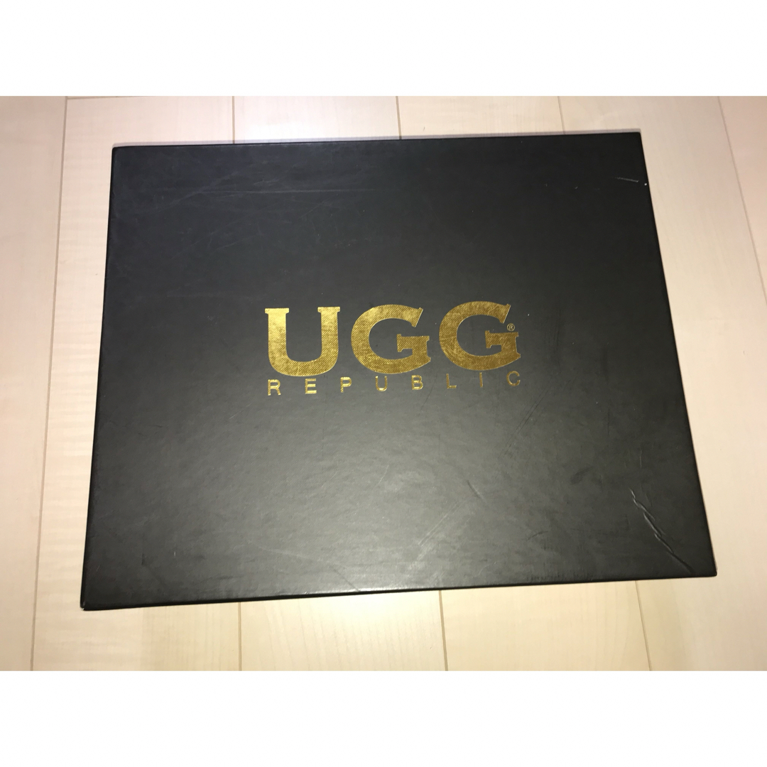 UGG(アグ)のレア☆ UGG Australia ショート ミドル ムートンブーツ 黒 レディースの靴/シューズ(ブーツ)の商品写真