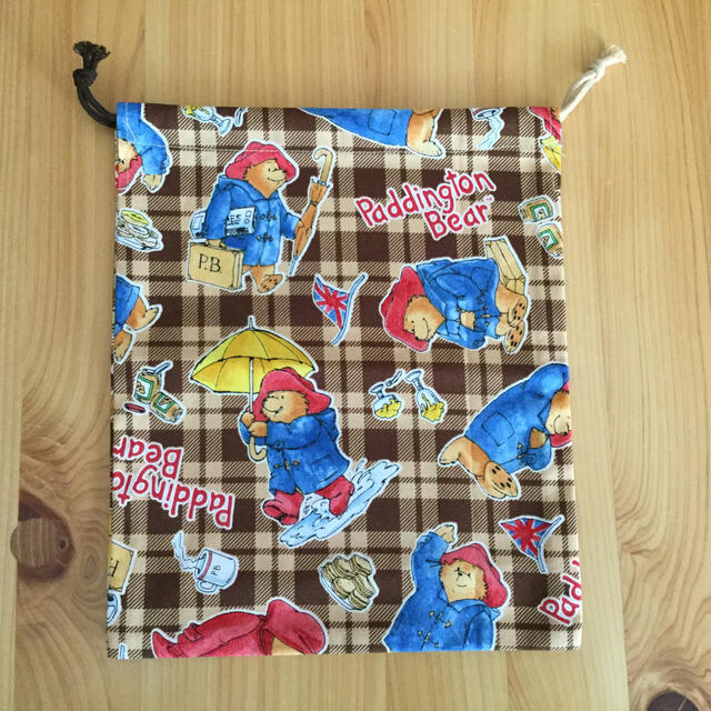 巾着（24×20）　コップ袋　道具袋　パディントン（茶色） ハンドメイドのキッズ/ベビー(おもちゃ/雑貨)の商品写真