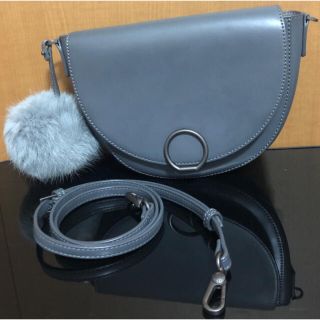 チャールズアンドキース(Charles and Keith)のCHARLES&KEITH チャールズアンドキース　ショルダーバッグ(ショルダーバッグ)