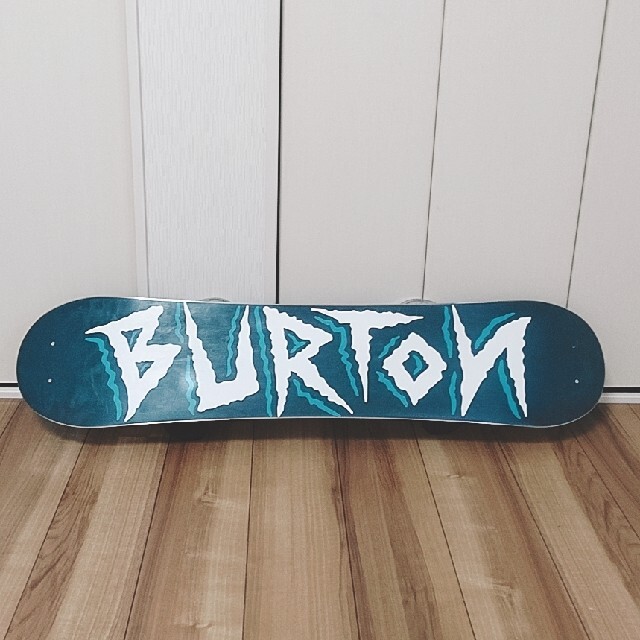 BURTON(バートン)のtomo様専用　バートン　キッズ　スノーボード3点セット　110cm スポーツ/アウトドアのスノーボード(ボード)の商品写真