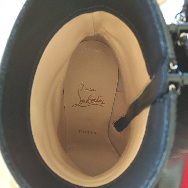Christian Louboutin(クリスチャンルブタン)のChristian Louboutin BELLO 85mm ショートブーツ レディースの靴/シューズ(ブーティ)の商品写真