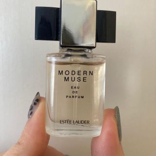 エスティローダー(Estee Lauder)のエスティローダー　モダンミューズ　香水(香水(女性用))