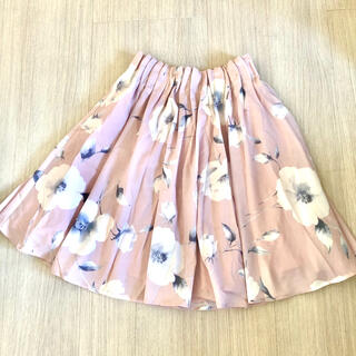 くすみピンクが可愛い花柄スカート(ひざ丈スカート)