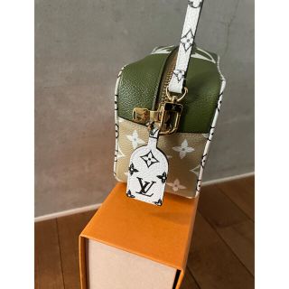 LOUIS VUITTON - ジャイアント モノグラム ビーチ ポーチ ロゴ レアの ...