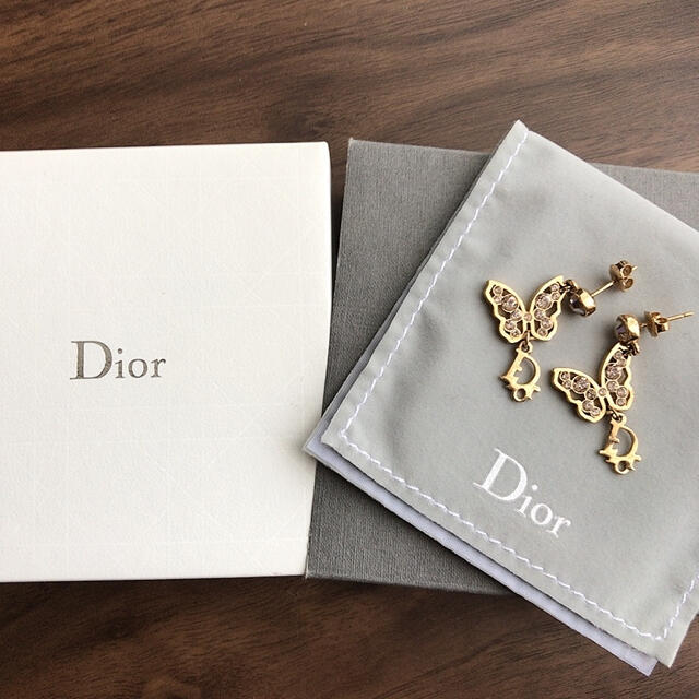 Dior バタフライピアス