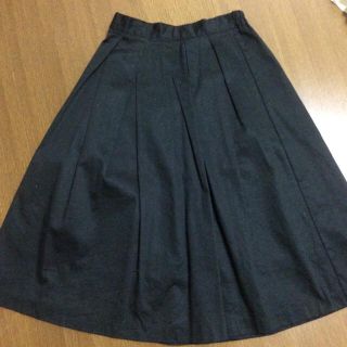 ジーユー(GU)の♪美品♪  GU  黒スカート(ひざ丈スカート)