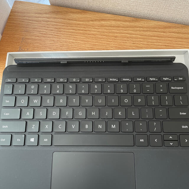 Microsoft(マイクロソフト)のMicrosoft Surface Go タイプカバー USキーボード 英字配列 スマホ/家電/カメラのPC/タブレット(PC周辺機器)の商品写真