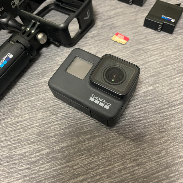 GoPro(ゴープロ)のGoPro HERO7 BLACK  スマホ/家電/カメラのカメラ(ビデオカメラ)の商品写真