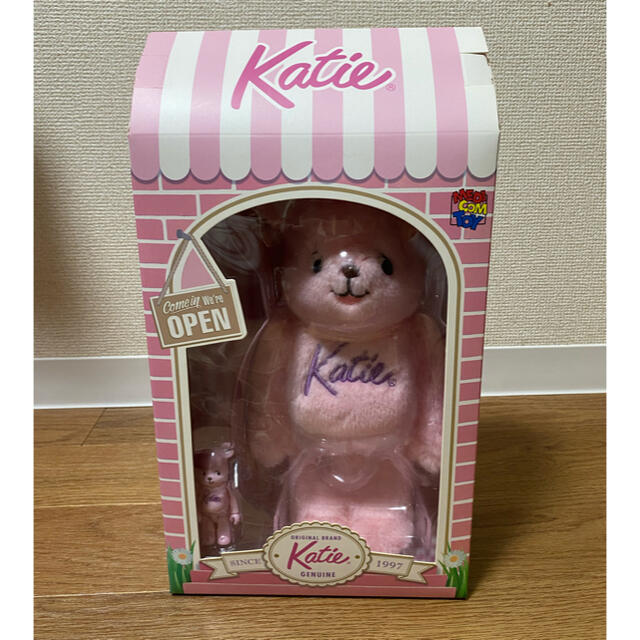 MEDICOM TOY(メディコムトイ)のbe@rbrick Katie 400% 100% 新品 未開封 エンタメ/ホビーのフィギュア(その他)の商品写真