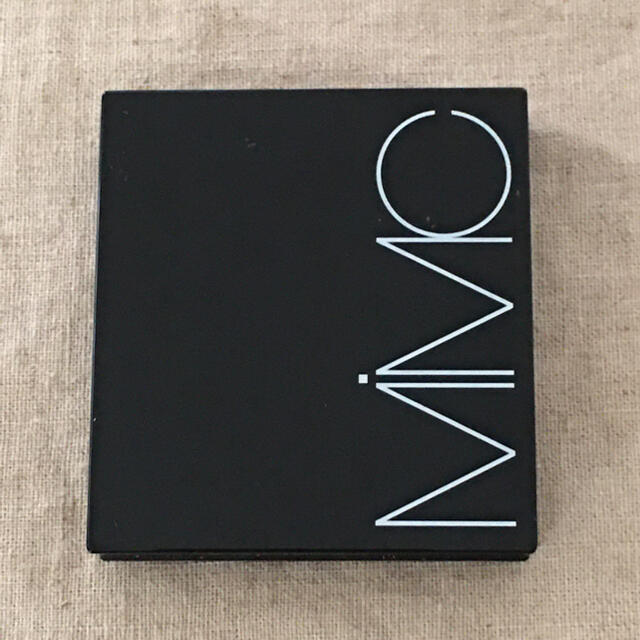 MiMC(エムアイエムシー)のMiMC ビオモイスチュアシャドー4D #01サンドミラージュ　アイシャドウ コスメ/美容のベースメイク/化粧品(アイシャドウ)の商品写真