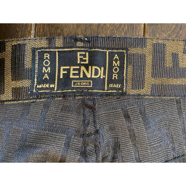 30インチ 美品 FENDI フェンディ ヴィンテージ ジーンズ ズッカ柄 30インチ 美品 FENDI フェンディ ヴィンテージ ジーンズ ズッカ柄