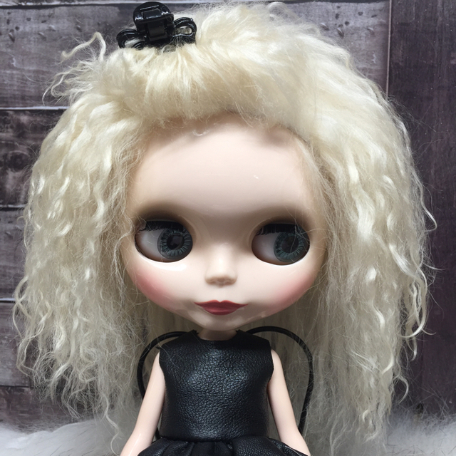 blythe_シャイニークリーム✨w-072チベットラムフルスキンウィッグ