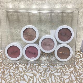 カラーポップ(colourpop)の専用(チーク)