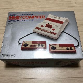 ニンテンドウ(任天堂)のファミリーコンピューター(家庭用ゲーム機本体)