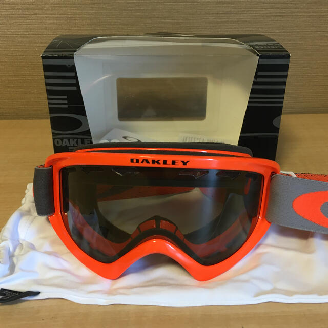 Oakley(オークリー)のオークリー ゴーグル O FRAME 2.0 XS TreesRed キッズ スポーツ/アウトドアのスノーボード(アクセサリー)の商品写真