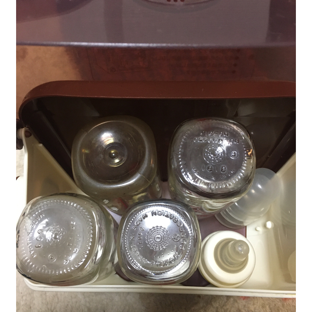 combi(コンビ)のコンビ哺乳瓶消毒ケースと哺乳瓶3本セット キッズ/ベビー/マタニティの授乳/お食事用品(哺乳ビン)の商品写真