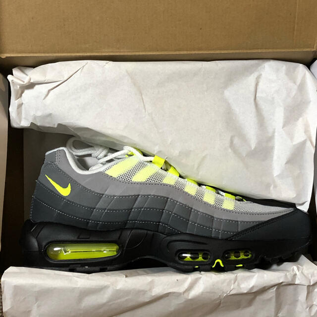 NIKE(ナイキ)のNIKE AIR MAX 95 OG NEON YELLOW メンズの靴/シューズ(スニーカー)の商品写真