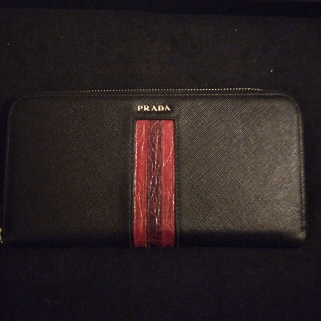 PRADA(プラダ)のプラダ　財布　ラウンドジップ メンズのファッション小物(長財布)の商品写真