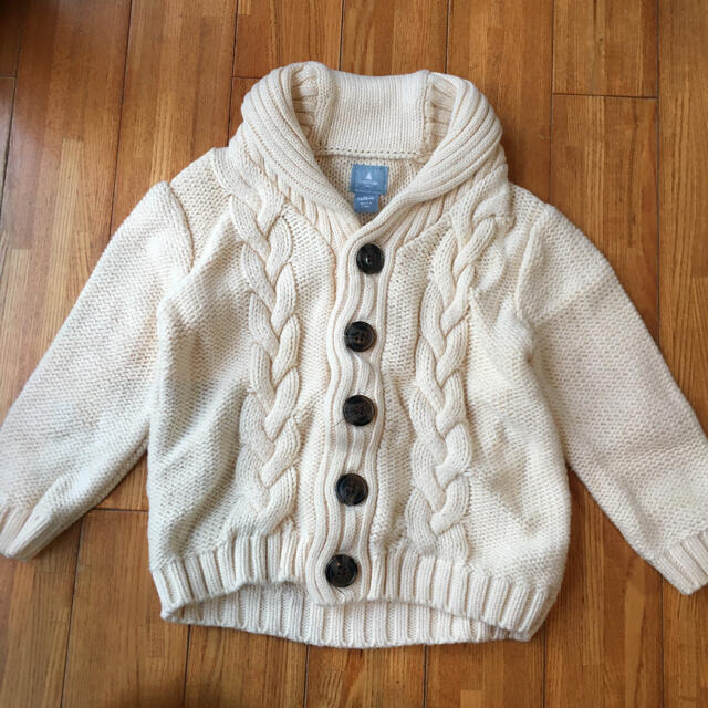 babyGAP(ベビーギャップ)のbaby GAP  ニットカーディガン　90cm  キッズ/ベビー/マタニティのキッズ服男の子用(90cm~)(カーディガン)の商品写真