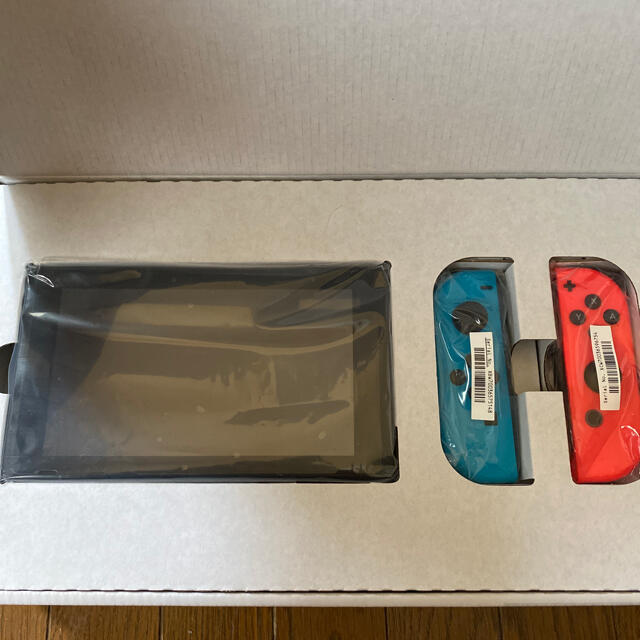 Nintendo Switch(ニンテンドースイッチ)のSwitch 旧型　本体　中古　美品 エンタメ/ホビーのゲームソフト/ゲーム機本体(家庭用ゲーム機本体)の商品写真