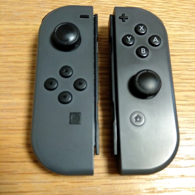 Nintendo Switch(ニンテンドースイッチ)のジョイコン　ジャンク品　グレー左右 エンタメ/ホビーのゲームソフト/ゲーム機本体(家庭用ゲーム機本体)の商品写真