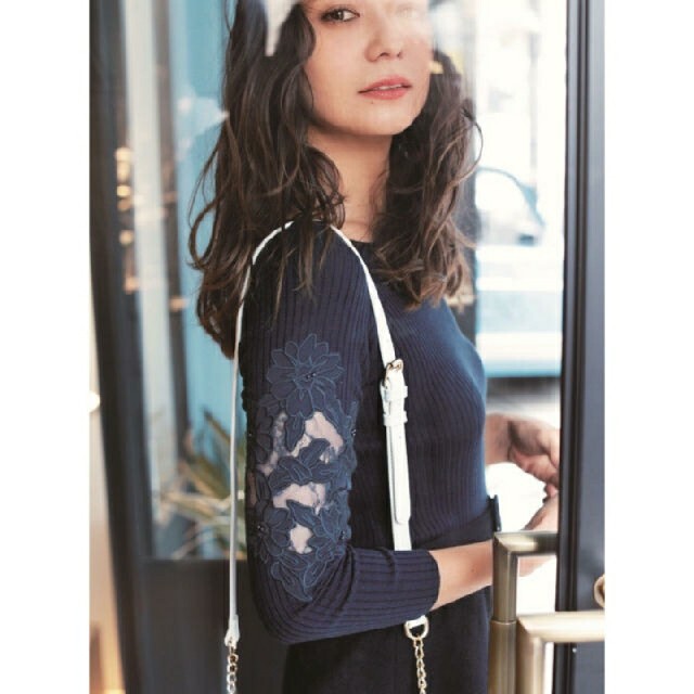 Mystrada(マイストラーダ)の袖刺繍ニットワンピース レディースのワンピース(ひざ丈ワンピース)の商品写真