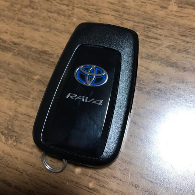 トヨタ(トヨタ)のトヨタ純正 スマートキー　新型RAV4(ハイブリッドG) 自動車/バイクの自動車(その他)の商品写真