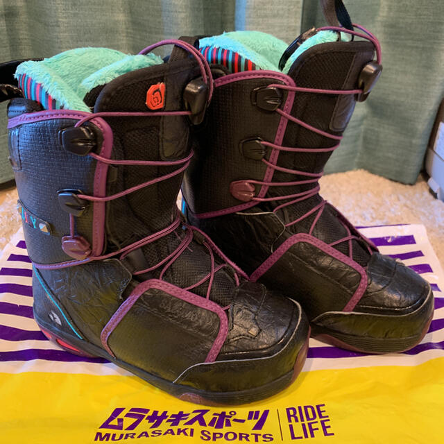 SALOMON(サロモン)の❤️期間限定価格❤️サロモン　ボードブーツ　デザインも可愛いレディース レディースの靴/シューズ(ブーツ)の商品写真