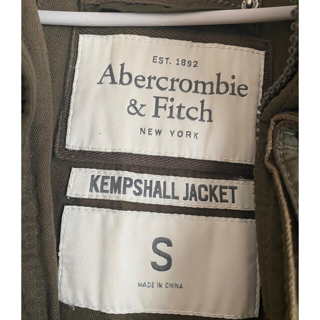 Abercrombie&Fitch(アバクロンビーアンドフィッチ)のアバクロ　ダウン メンズのジャケット/アウター(ダウンジャケット)の商品写真