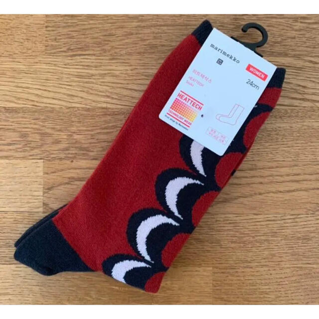 marimekko(マリメッコ)の日本未発売★UNQLO×marimekko ソックス 24 kaivo レッド レディースのレッグウェア(ソックス)の商品写真