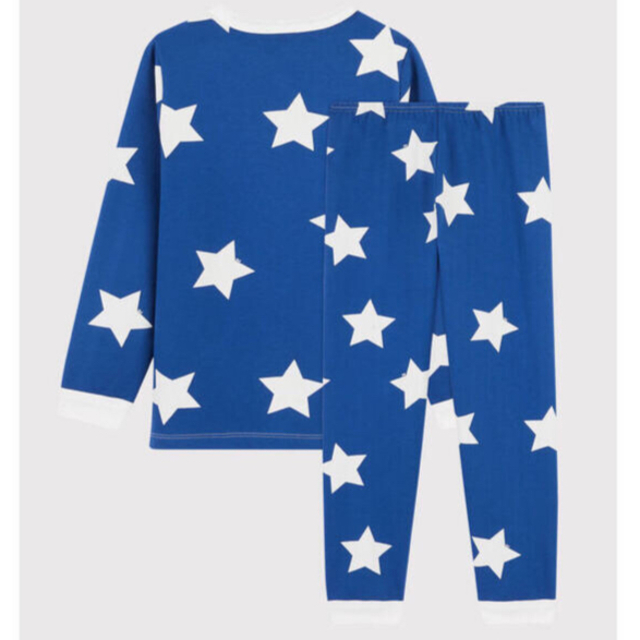 PETIT BATEAU(プチバトー)の新品 プチバトー 5ans プリント 長袖 パジャマ ロゴ 星柄 キッズ/ベビー/マタニティのキッズ服男の子用(90cm~)(パジャマ)の商品写真