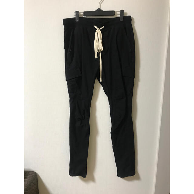 FEAR OF GOD(フィアオブゴッド)のmnml cargo drawcord pants black メンズのパンツ(ワークパンツ/カーゴパンツ)の商品写真