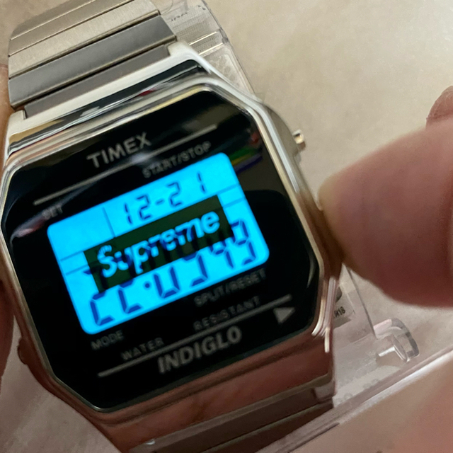 Supreme(シュプリーム)のSupreme timex デジタル腕時計 シルバー メンズの時計(腕時計(デジタル))の商品写真