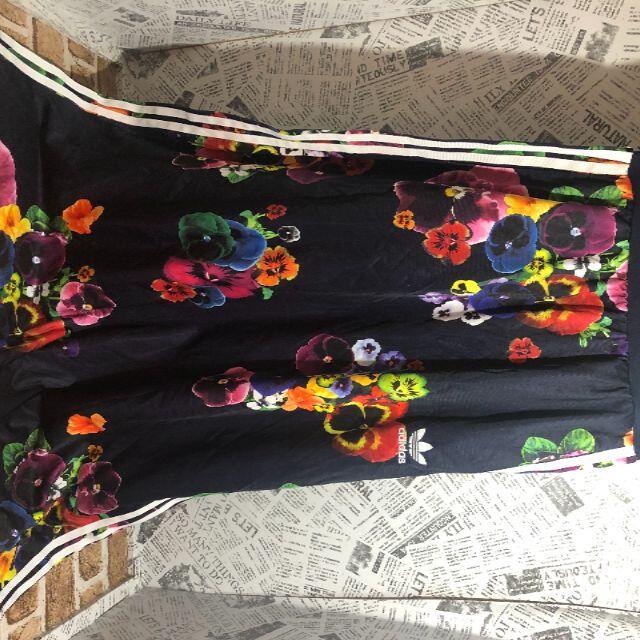 adidas(アディダス)の【adidas】花柄 スカート【FLORAL BURST LONG SKIRT】 レディースのスカート(ロングスカート)の商品写真