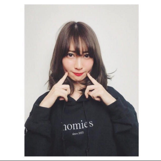 AKB48(エーケービーフォーティーエイト)のhomies パーカー レディースのトップス(トレーナー/スウェット)の商品写真