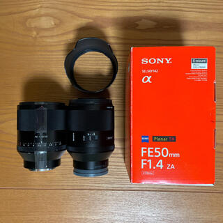 ソニー(SONY)の【美品・おまけ付き】Planar FE 50mm F1.4 ZA(レンズ(単焦点))