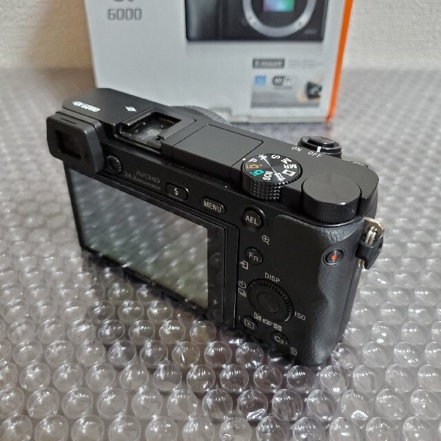 SONY(ソニー)のSONY α6000 ILCE−6000 ボディ 2010ショット スマホ/家電/カメラのカメラ(ミラーレス一眼)の商品写真