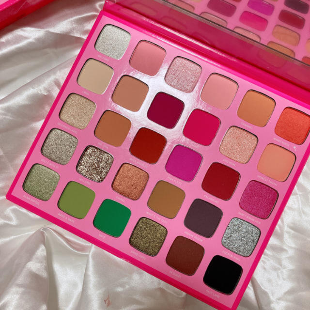 Sephora(セフォラ)のMORPHE THE JEFFREE STAR アイシャドウ　ピンク コスメ/美容のベースメイク/化粧品(アイシャドウ)の商品写真