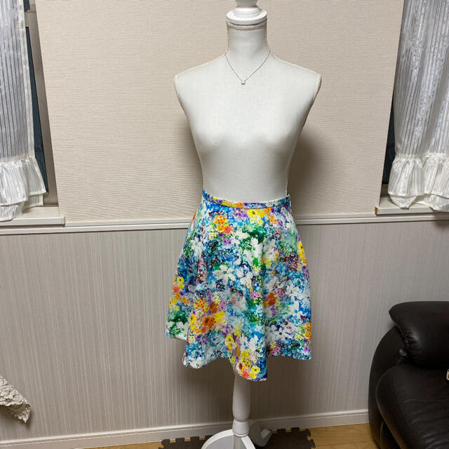 EPOCA(エポカ)のビアンカエポカ　花柄スカート レディースのスカート(ミニスカート)の商品写真