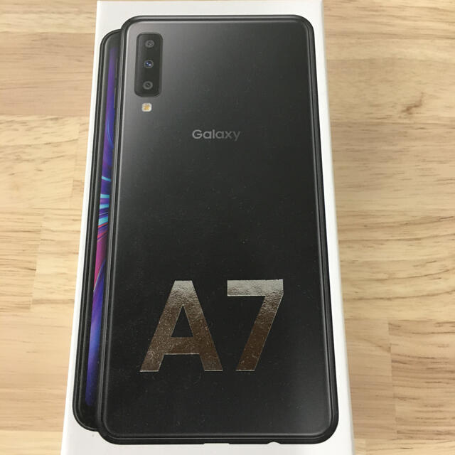 GALAXY A7 モバイル　ギャラクシー　黒　ブラック