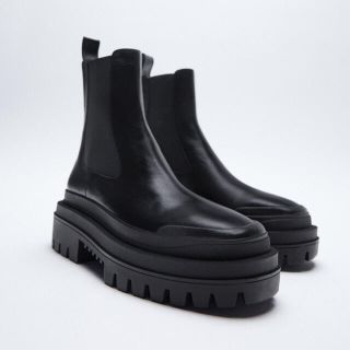 ZARA - ZARA トラックソールフラットリアルレザーアンクルブーツ