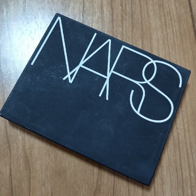 NARS(ナーズ)のNARS　モザイクグローブラッシュ コスメ/美容のベースメイク/化粧品(チーク)の商品写真