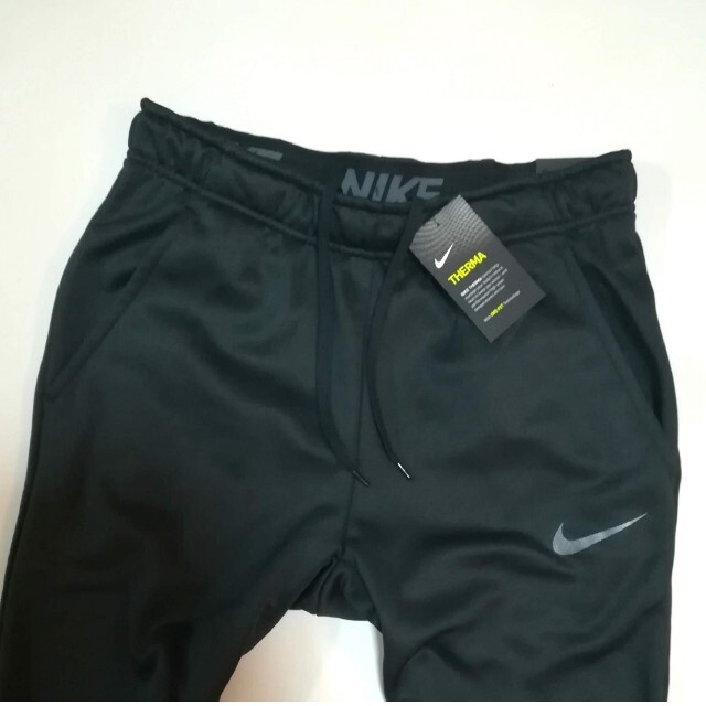 新品　NIKE  ナイキ　スウェットパンツ 1