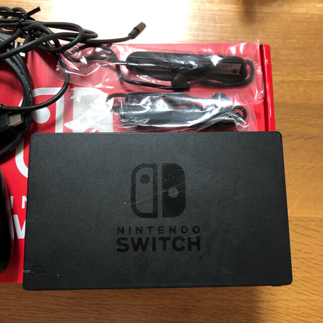 Nintendo Switch(ニンテンドースイッチ)のNintendo Switch  ニンテンドーストア限定カラー　中古 エンタメ/ホビーのゲームソフト/ゲーム機本体(家庭用ゲーム機本体)の商品写真