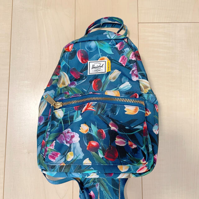 HERSCHEL(ハーシェル)のたそさん専用☆ハーシェルサプライ　チューリップ柄　花柄リュック　ブルー レディースのバッグ(リュック/バックパック)の商品写真