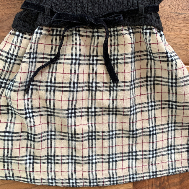 BURBERRY(バーバリー)のバーバリーキッズ  切り替えニットワンピース　ブラック　90cm キッズ/ベビー/マタニティのキッズ服女の子用(90cm~)(ワンピース)の商品写真