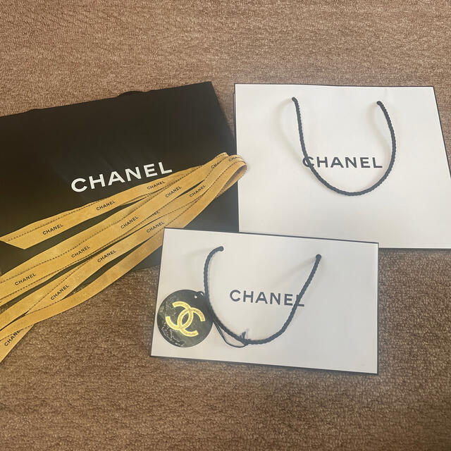 CHANEL(シャネル)のシャネル箱・ギフト×2点、ショッパー×3点、リボン×2点 レディースのバッグ(ショップ袋)の商品写真