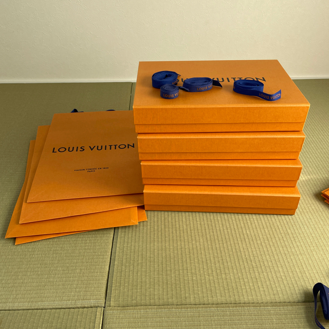 LOUIS VUITTON(ルイヴィトン)のlv箱4セット レディースのバッグ(ショップ袋)の商品写真
